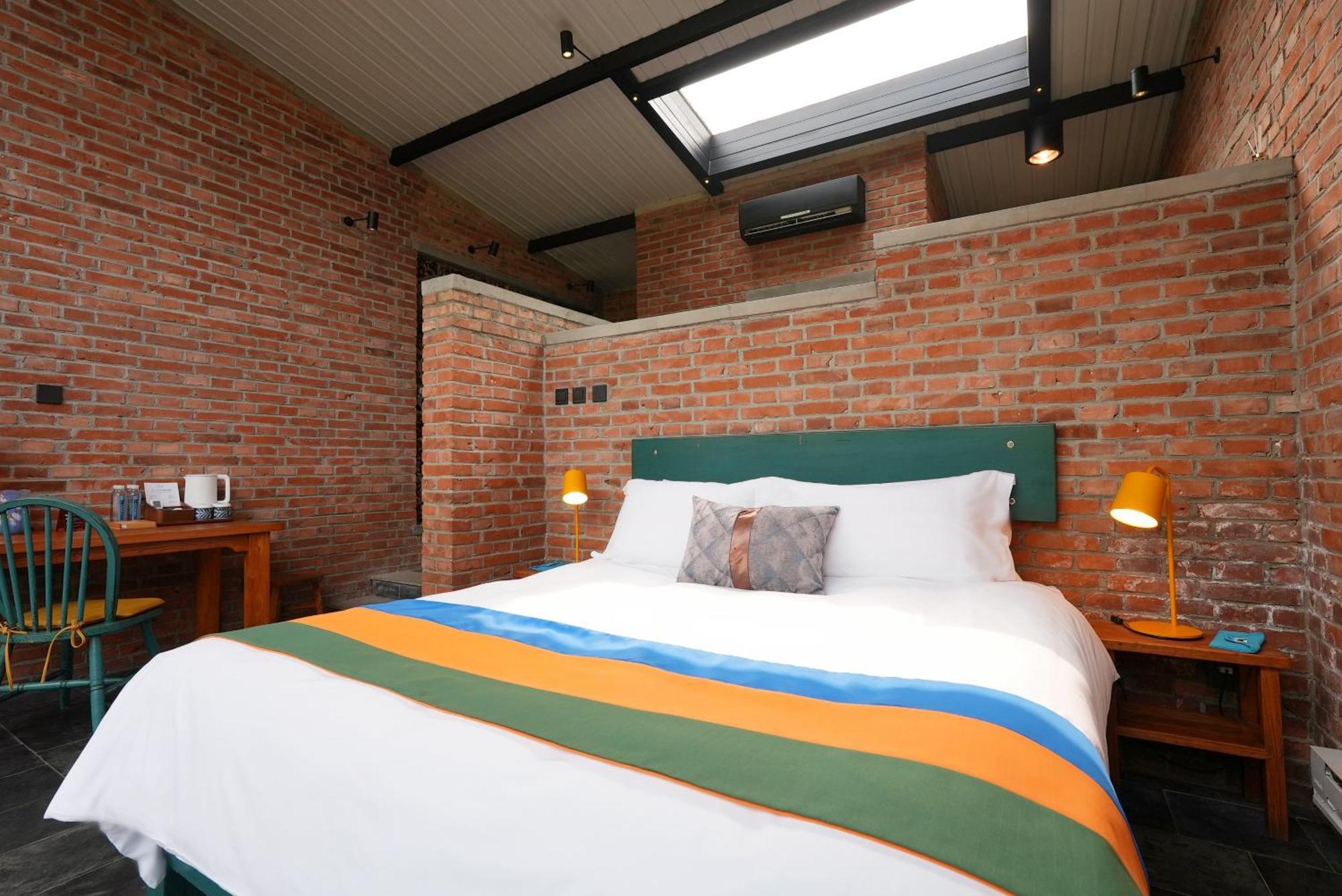 Brickyard Retreat At Mutianyu Great Wall Adjoin To Mutianyu Great Wall - Room With The View Of Great Wall - Free Chinese Massage Experience - Vehicle Shuttle Service - International Catering - Spa& Nail Beauty Facilities Huairou Extérieur photo